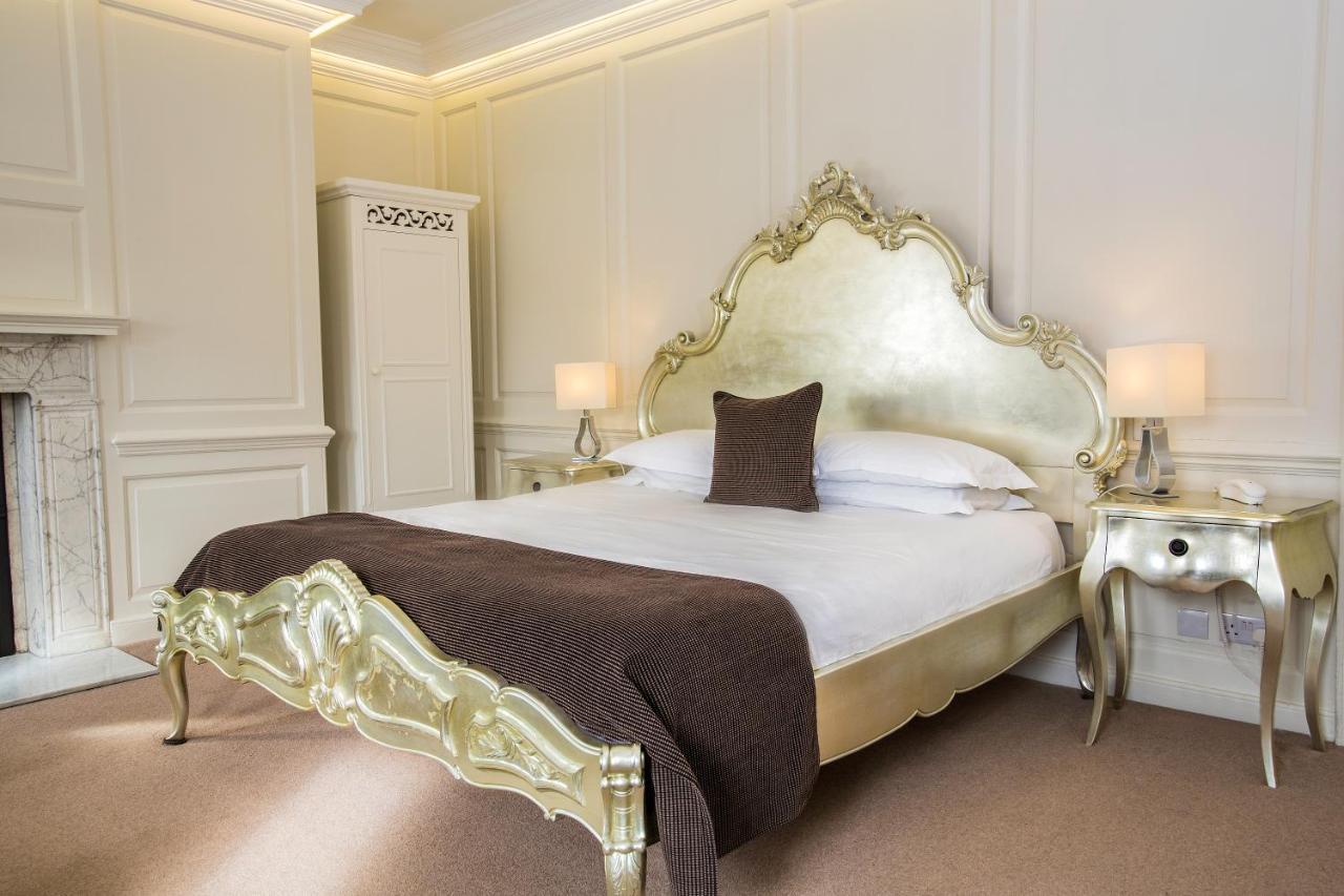 The Bell Inn Hotel Horndon-on-the-Hill ภายนอก รูปภาพ