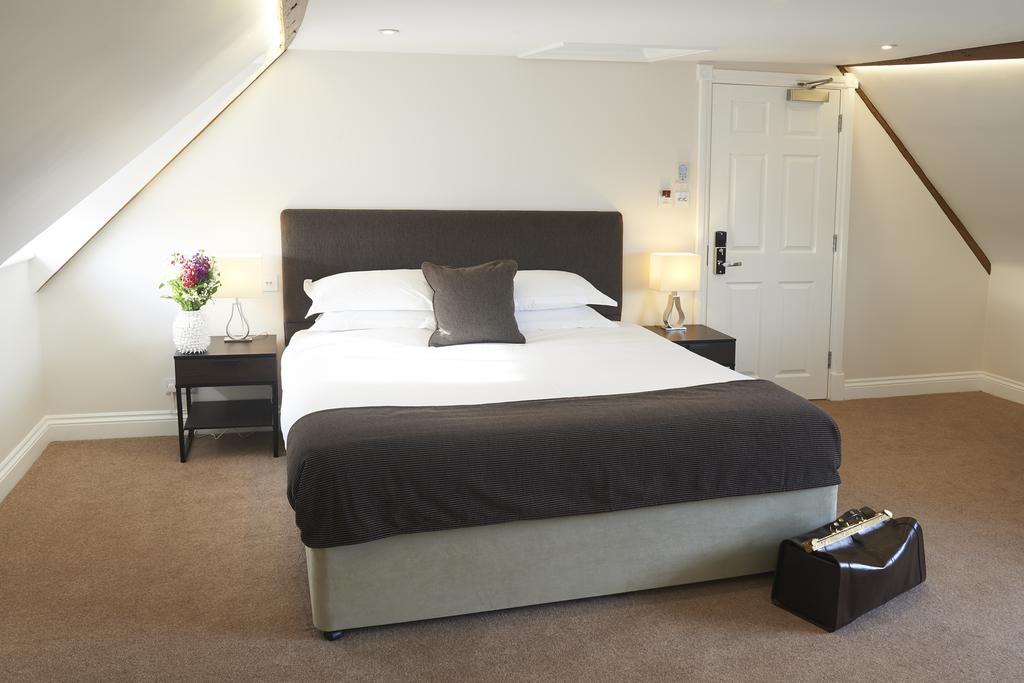 The Bell Inn Hotel Horndon-on-the-Hill ห้อง รูปภาพ